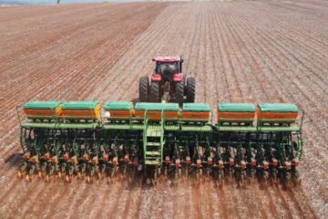 Máquina para o plantio de soja