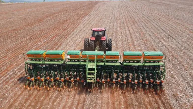 Máquina para o plantio de soja